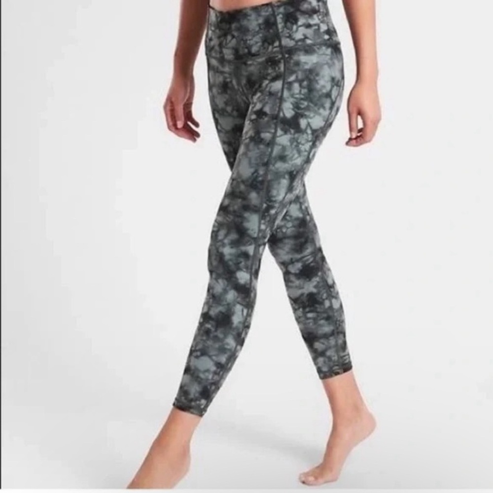 ATHLETA TIE DYE SALUTATION S TIGHT IN POWERVITA